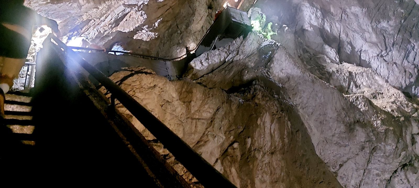 D9