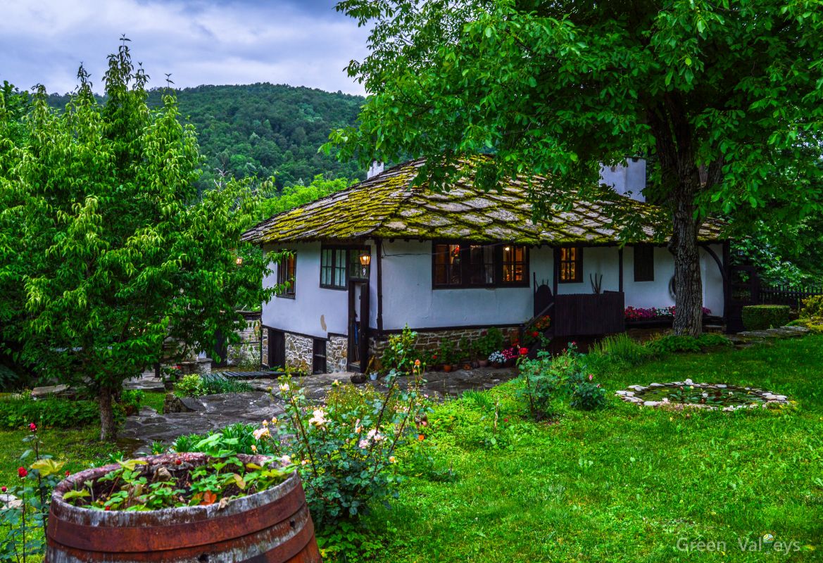 Etara and village of bojencsi